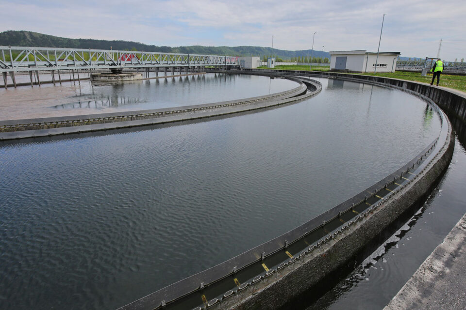 Compania-de-apa-Aries